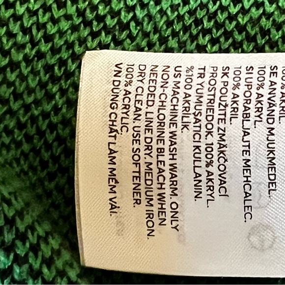 H&M Peanuts Snoopy Green Jacquard Knit Cropped Sweater “Vacay Mode" - Picture 10 of 10